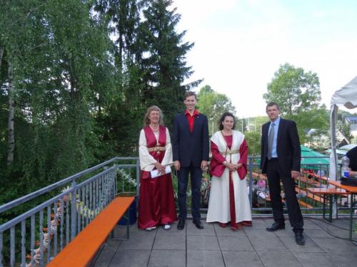 Zleva: předsedkyně místního spolku, starosta Ročova, tlumočnice, starosta Mildenau
